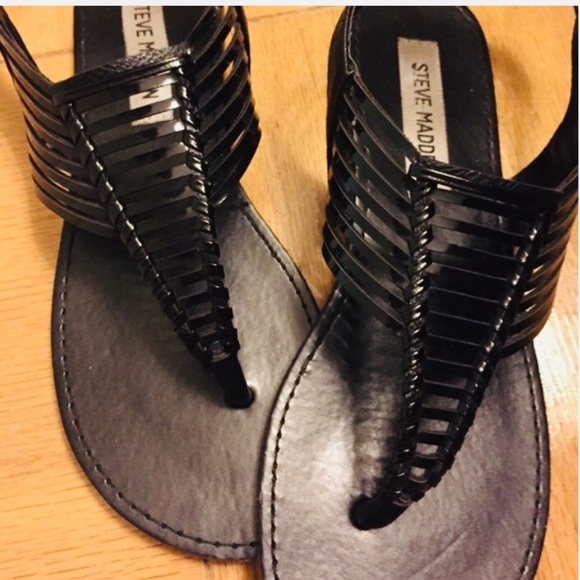 STEVE MADDEN “Selinee” Sandals in Black - Picture 5 of 5